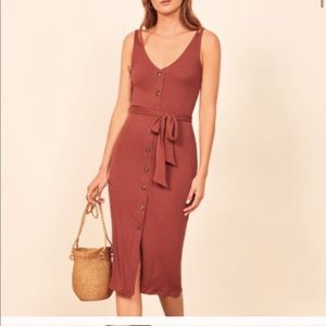 Reformation Mere Dress size small in rust.